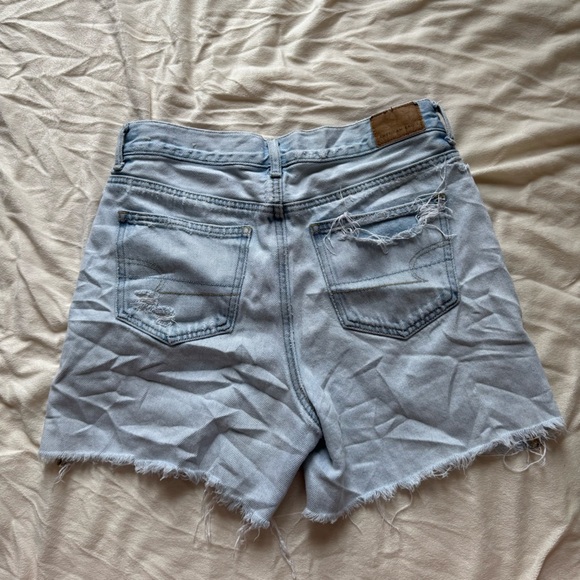 American Eagle Distressed Light Wash Denim Mom Shorts - Picture 5 of 10
